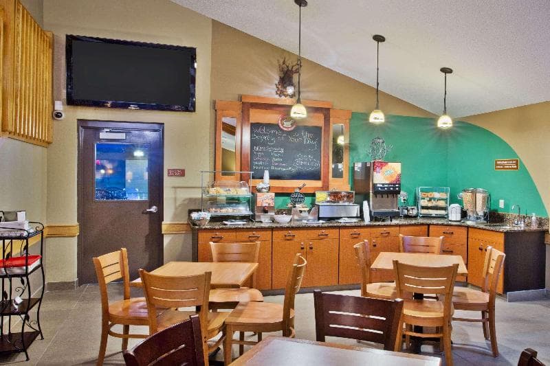 AmericInn by Wyndham Grand Forks 4