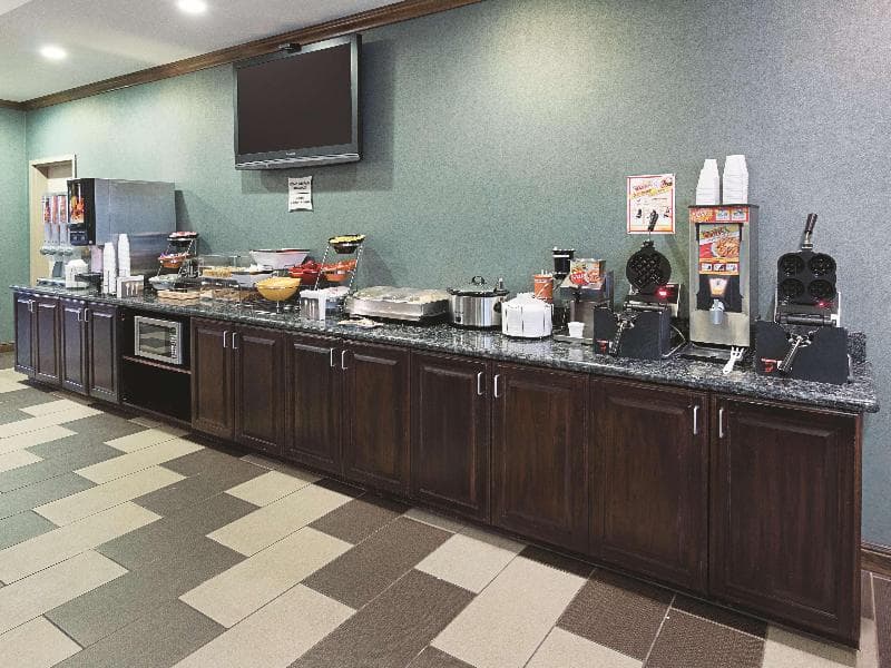La Quinta Inn & Suites by Wyndham Glen Rose 3