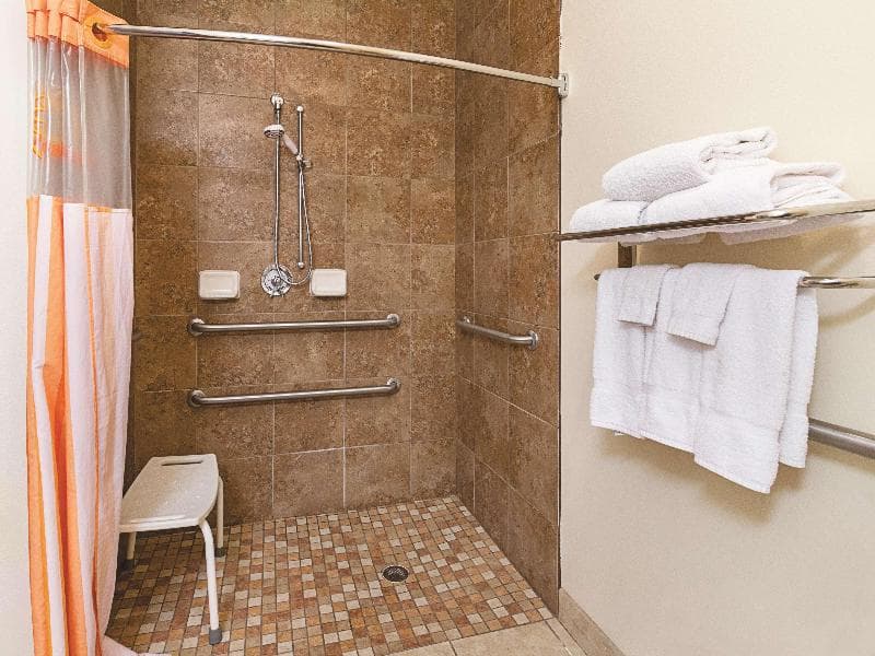 La Quinta Inn & Suites by Wyndham Glen Rose 5