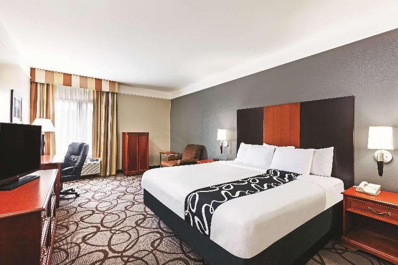 La Quinta Inn & Suites by Wyndham Granbury 5
