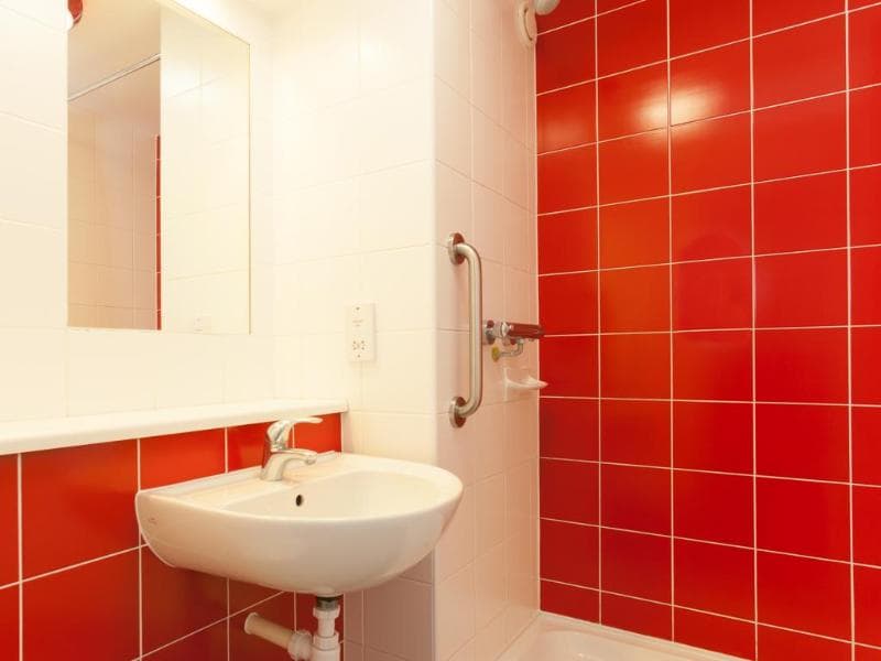 Travelodge Farnborough Central 2