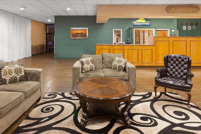 Days Inn By Wyndham Mccomb 4