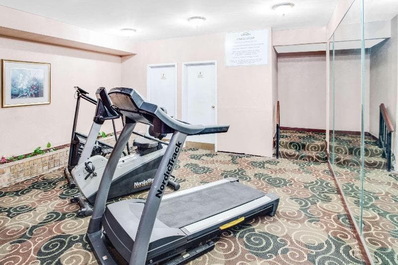 Days Inn By Wyndham Greenville 4