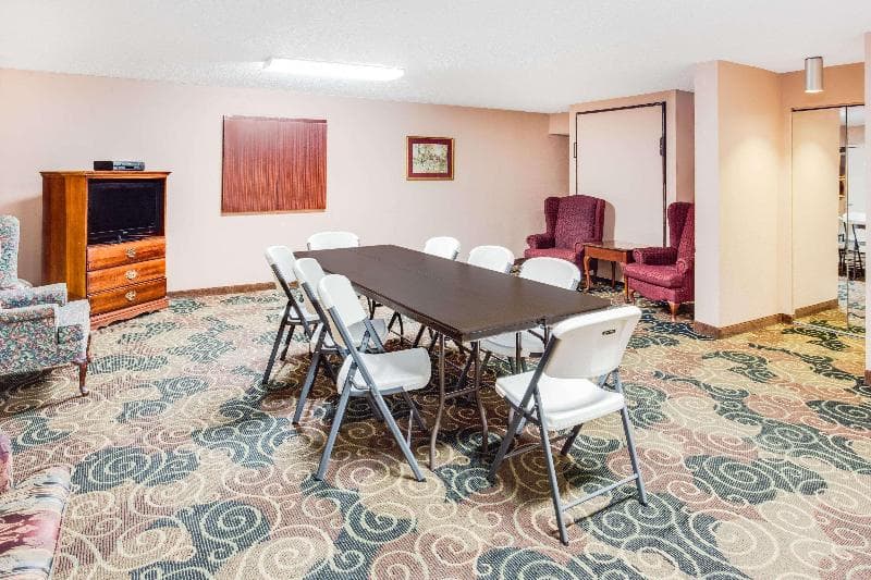 Days Inn By Wyndham Greenville 3