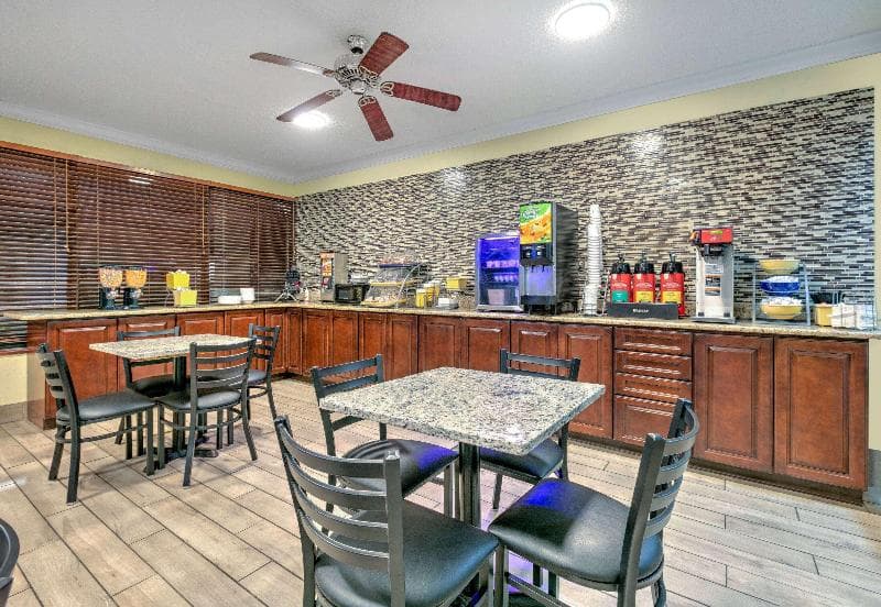 Days Inn By Wyndham Greenville 5