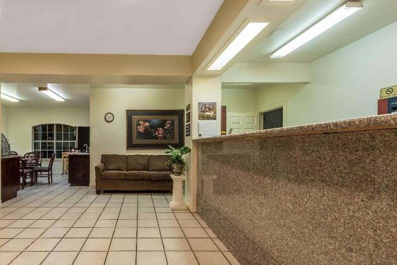 Super 8 By Wyndham Greenville 5