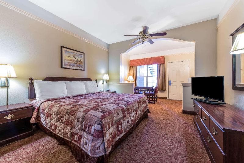 Super 8 By Wyndham Greenville photo 1