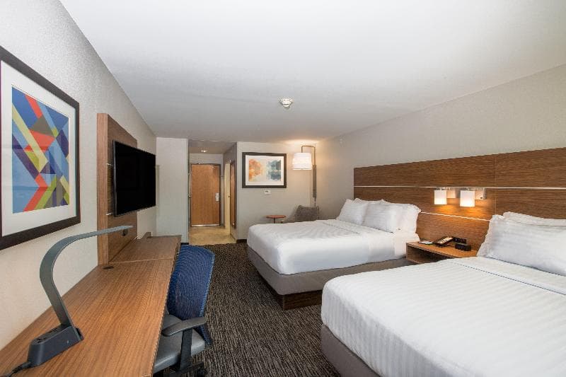 Holiday Inn Express Hastings 5