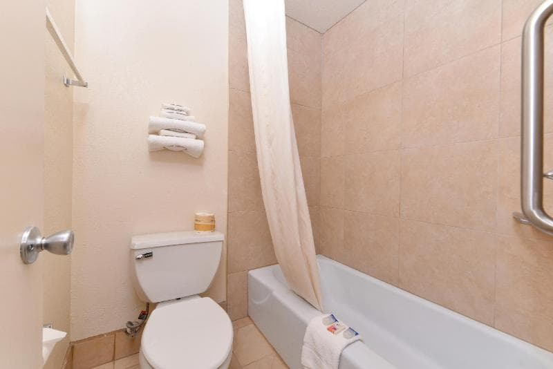 Americas Best Value Inn & Suites Flagstaff 1