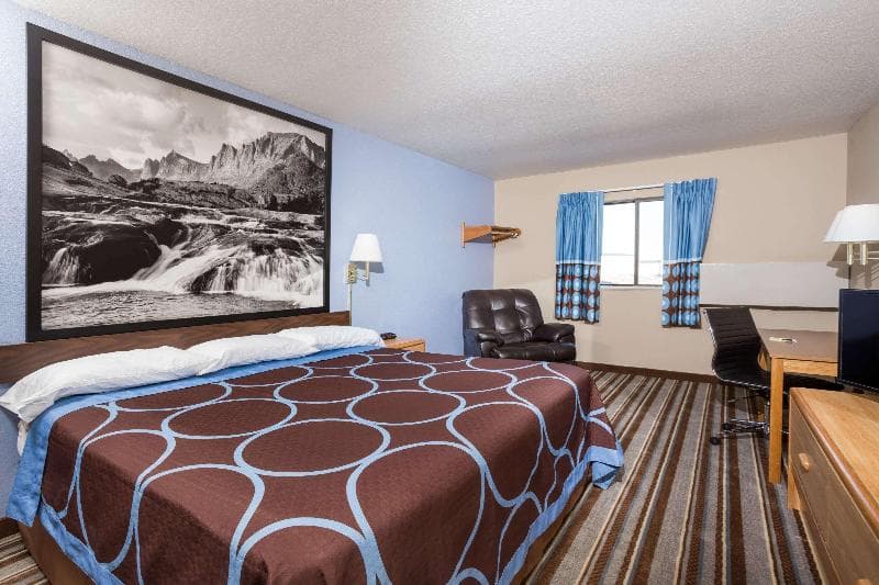 Grizzly Inn 3