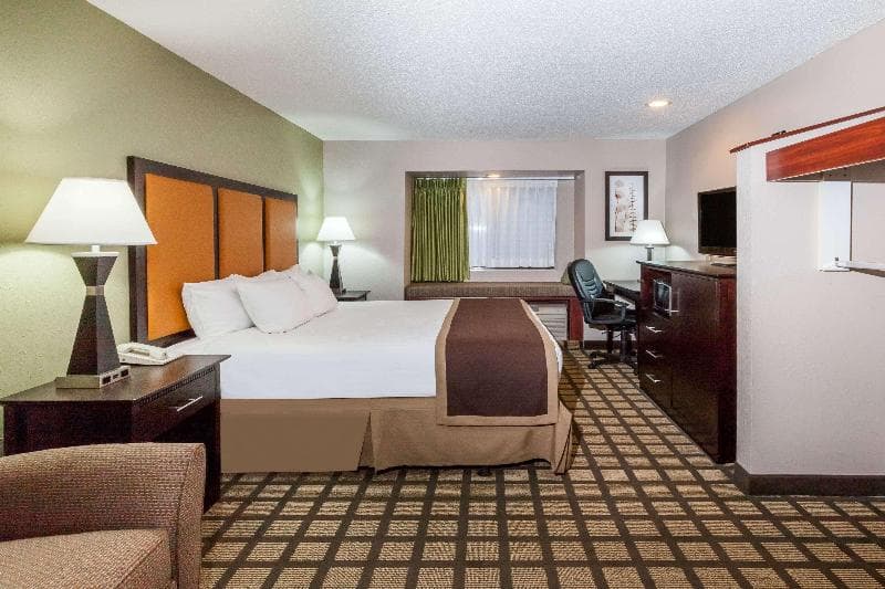 Baymont By Wyndham Gaylord 5
