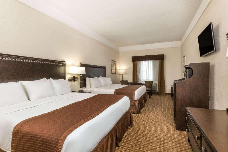Baymont by Wyndham Galveston photo 1
