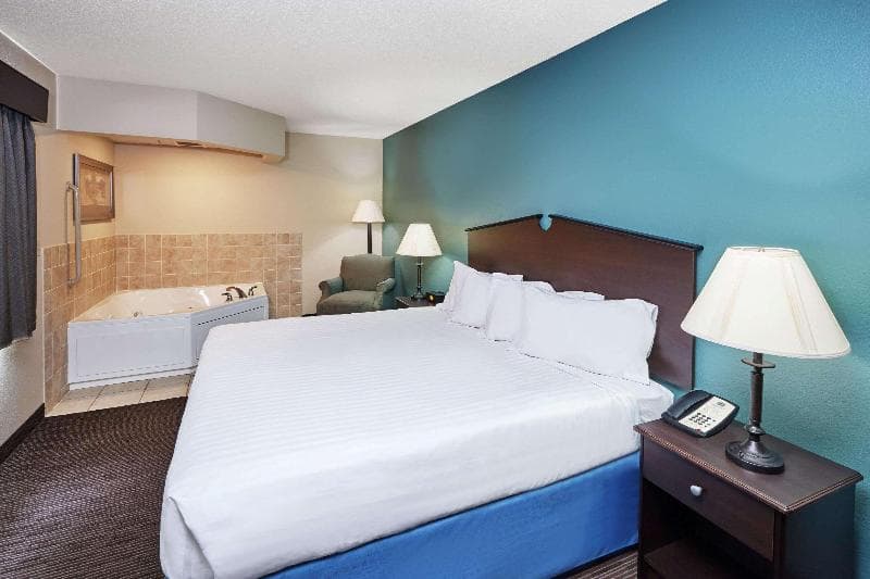 AmericInn by Wyndham Green Bay East 2