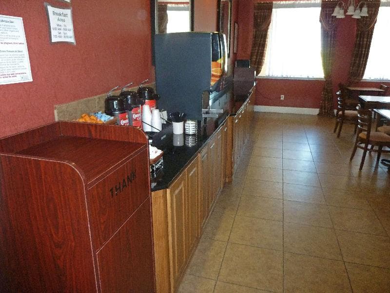 Americas Best Value Inn & Suites Gun Barrel City 3
