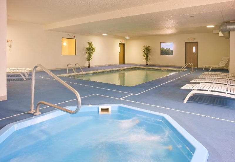 Americas Best Value Inn Gaylord 4