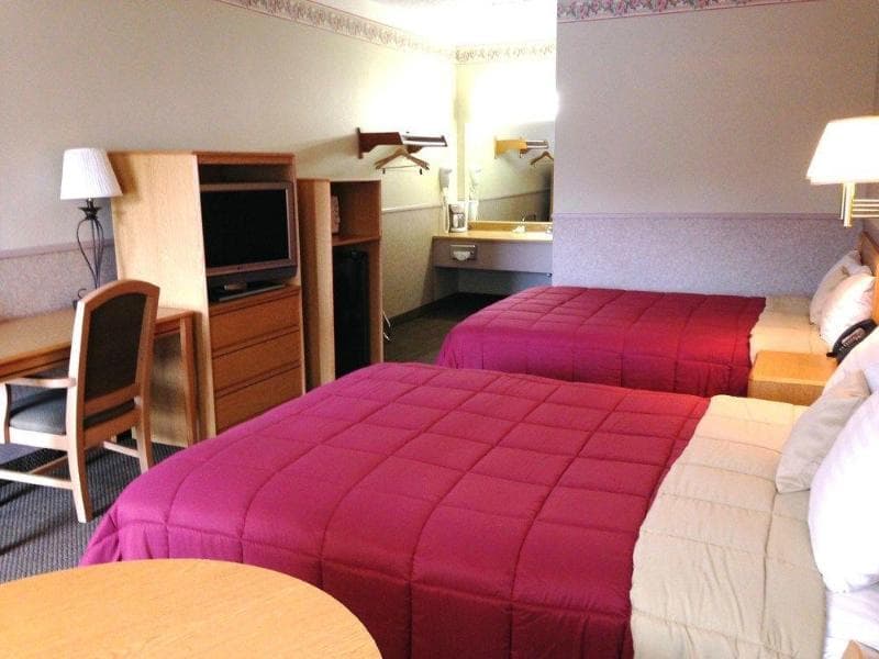 Silver Spruce Motel 5