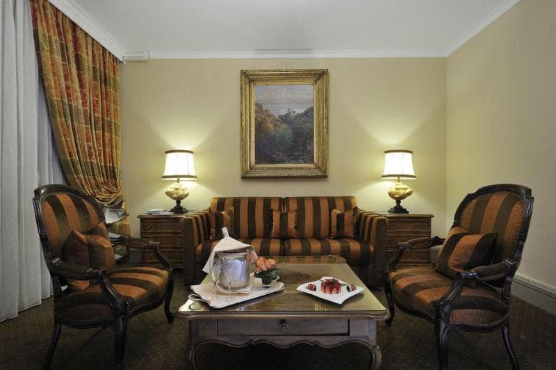 Hotel De La Cigogne 3