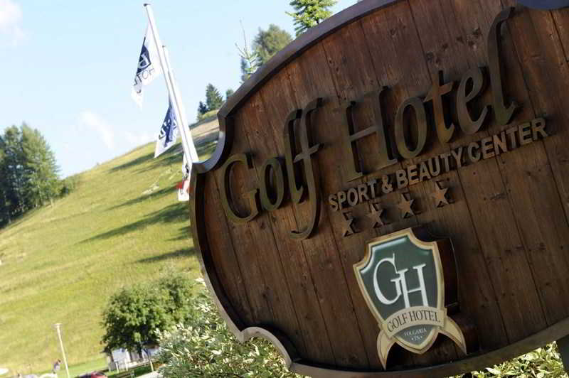 Golf Hotel 2