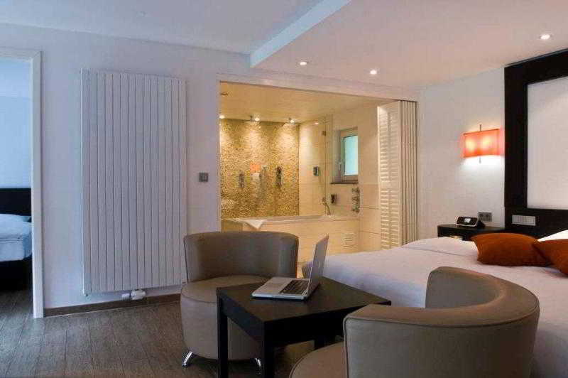 Cocoon La Rive 4