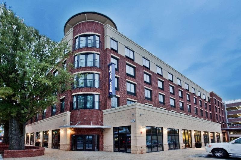 Hampton Inn and Suites Chapel Hill-Carrboro/Downtown 2