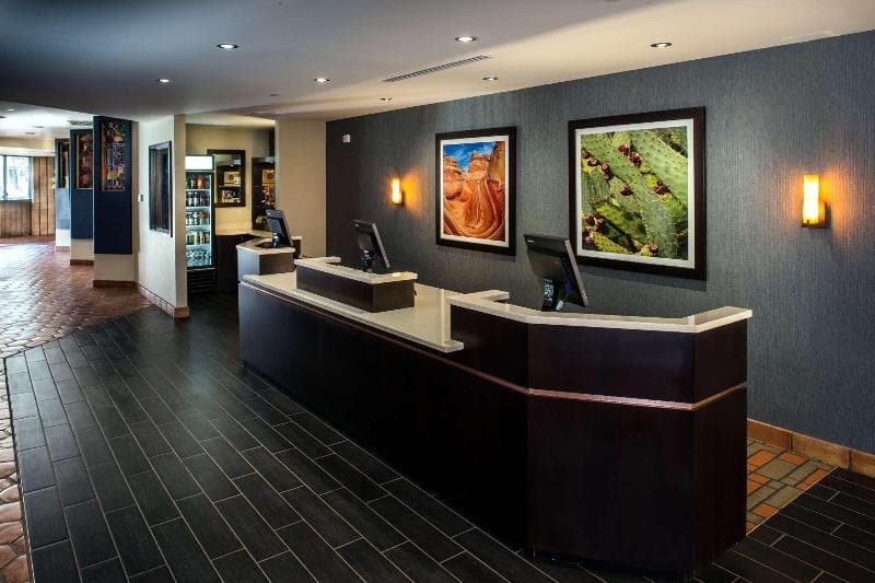 DoubleTree by Hilton Phoenix Tempe 5