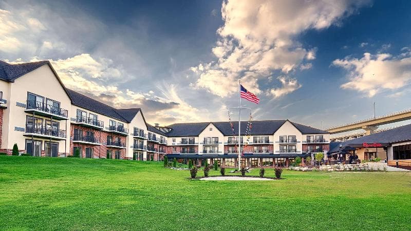 DoubleTree by Hilton Port Huron 3