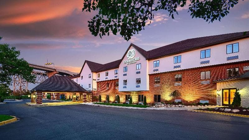 DoubleTree by Hilton Port Huron 5