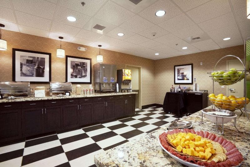 Hampton Inn & Suites Williston 3