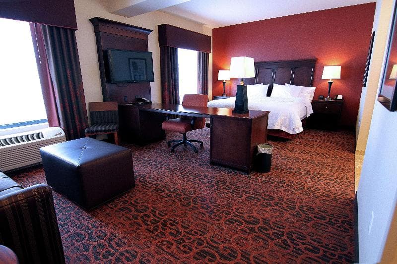 Hampton Inn & Suites Grand Forks 4