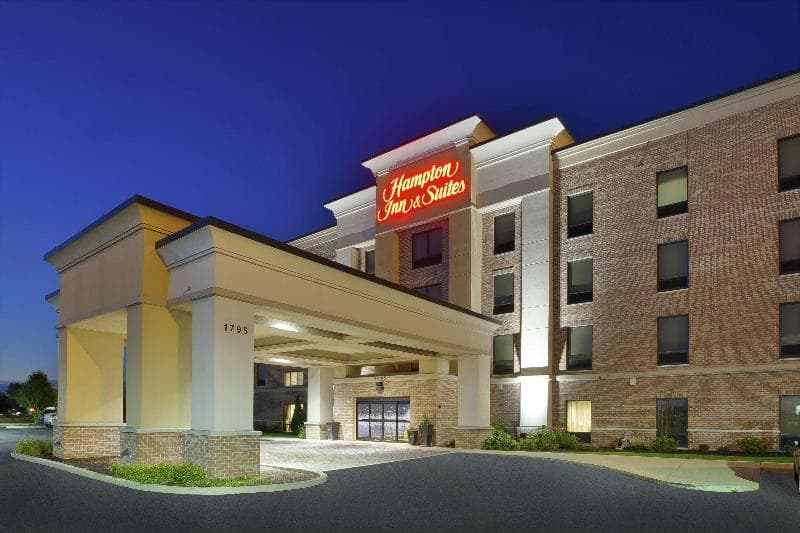 Hampton Inn & Suites Elyria photo 1