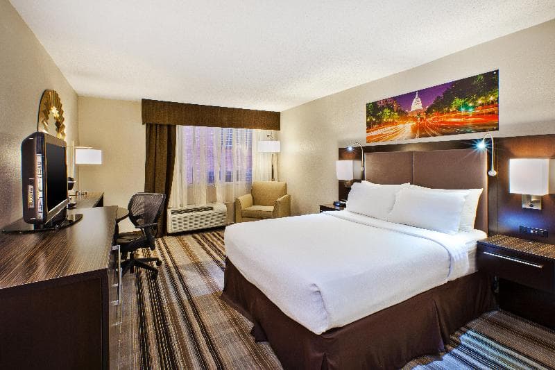 Holiday Inn Washington - Dulles International Airport photo 1
