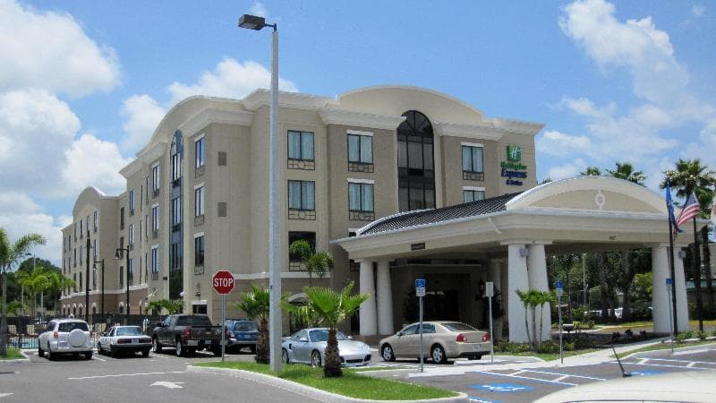 Holiday Inn Express & Suites Tampa -USF-Busch Gardens photo 1