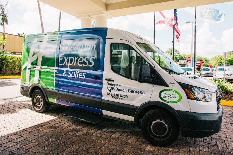 Holiday Inn Express & Suites Tampa -USF-Busch Gardens 2