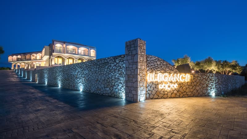 Elegance Luxury Executive Suites - Adults Only 5