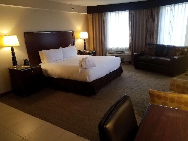 DoubleTree by Hilton Denver - Thornton 5