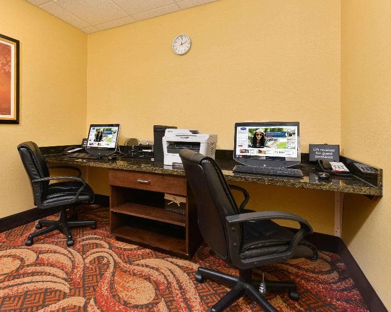Hampton Inn Clinton photo 1