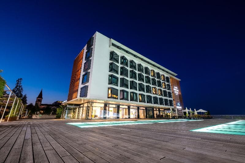 Lake Geneva Hotel 3