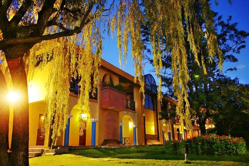Los Parrales Hotel Resort 3