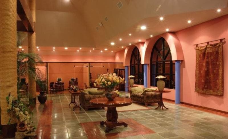 Los Parrales Hotel Resort 5