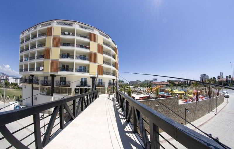 Arabella World Hotel 4