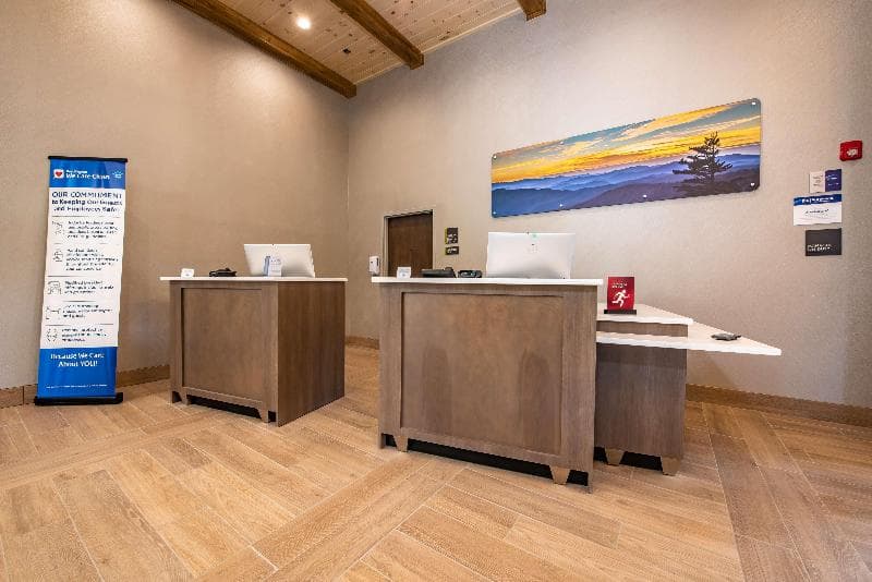 Best Western Plus Mountain Melodies Inn & Suites 5