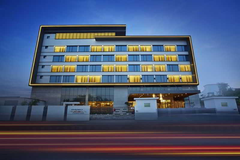 Vivanta Chennai, It Expressway 3