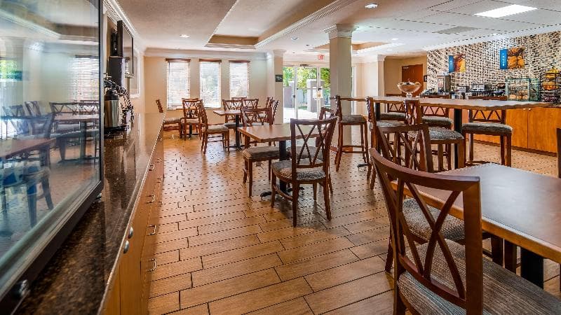 Best Western Plus Bradenton Hotel & Suites 3