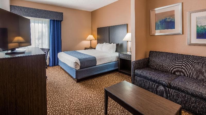 Best Western Plus Bradenton Hotel & Suites 4