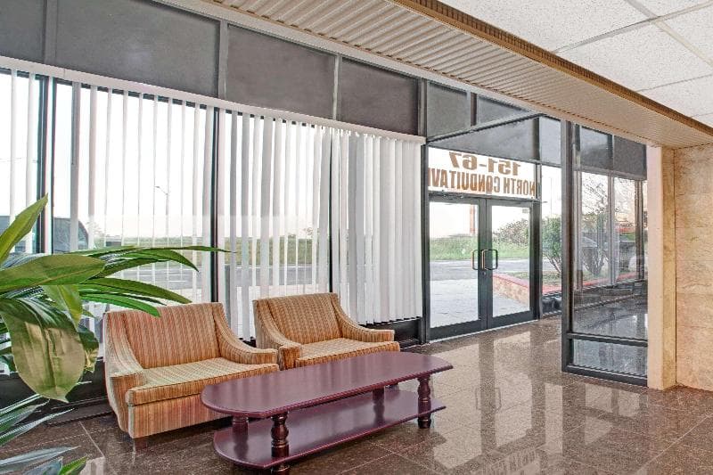 Super 8 By Wyndham Jamaica North Conduit 5
