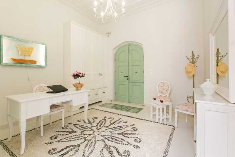 Efchi Suites 1904 2