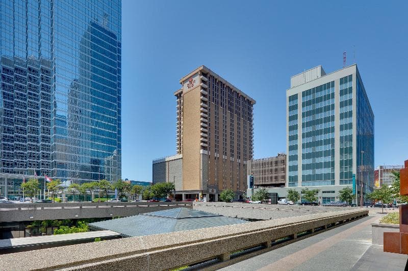 Crowne Plaza Downtown 4