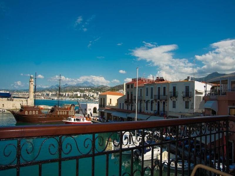 Porto Enetiko Suites main