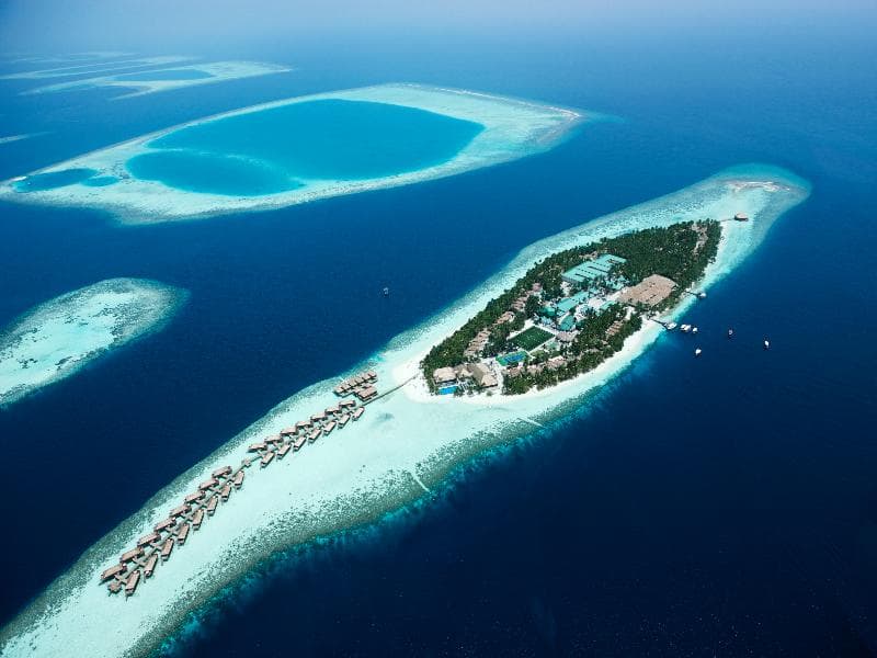 Vilamendhoo Island Resort & Spa photo 1