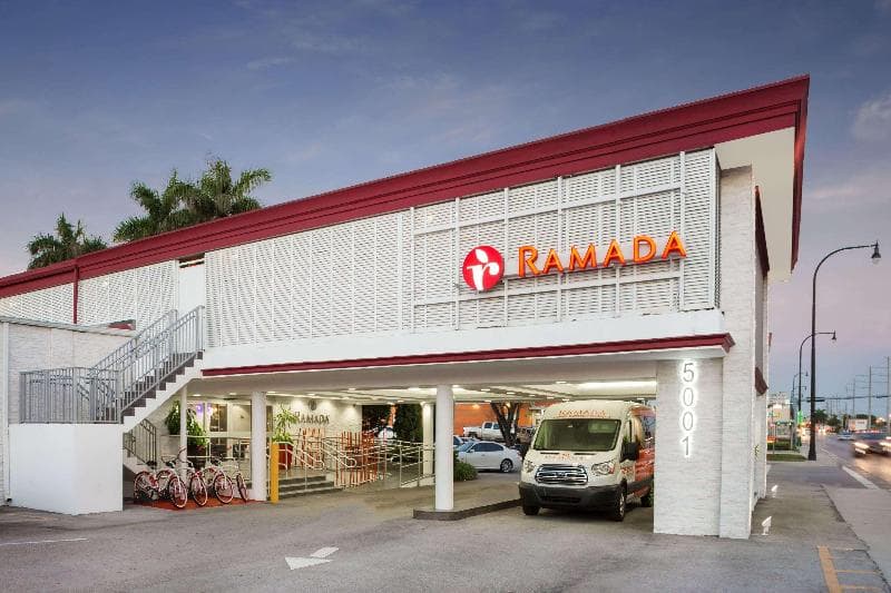 Ramada by Wyndham Miami Springs/Miami International Airport 2